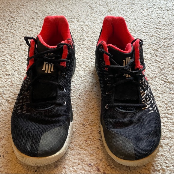 Nike Kyrie Flytrap 2 - Size 9 Black Bright Crimson - Picture 3 of 8